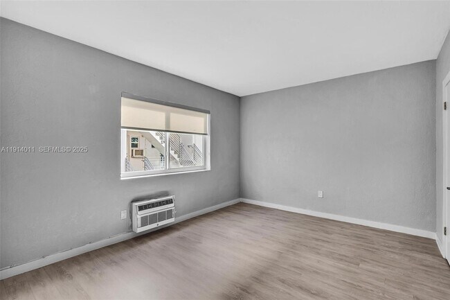 Building Photo - 9200 E Bay Harbor Dr