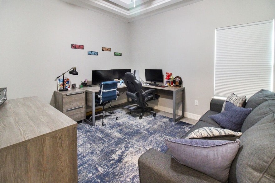 Building Photo - 4005 Water Lily Ave