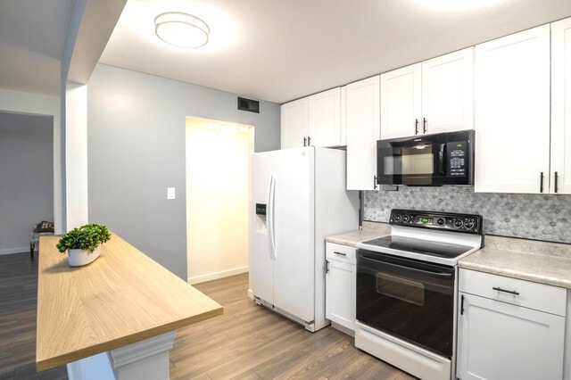 Building Photo - 800 Brook Dr