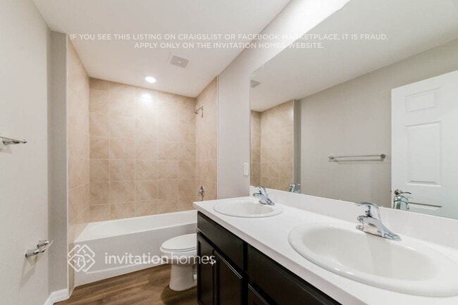 Building Photo - 518 Ganley St