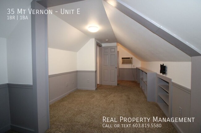 Building Photo - Spacious Multi Level 1 Bedroom with Office!