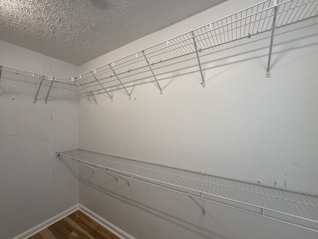 Building Photo - 126 Skiatook Way