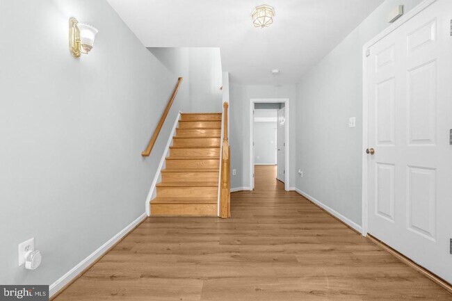 Building Photo - 6687 Roderick Loop