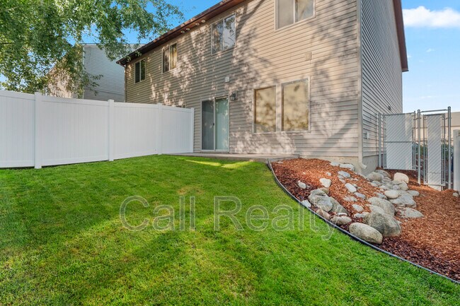 Building Photo - 2714 N Fox Ln