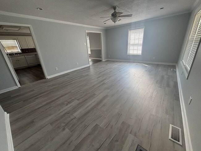 Building Photo - 1082 Hampton Rd