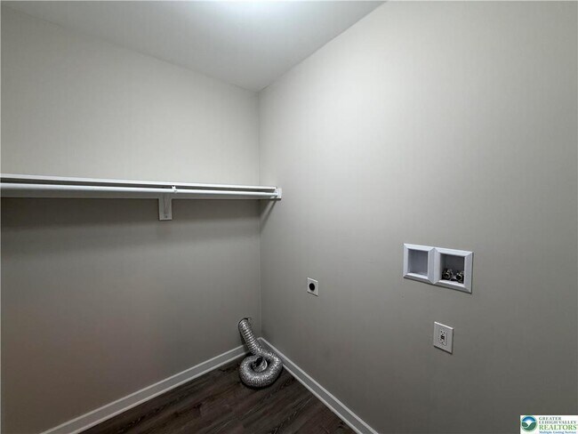 Building Photo - 7120 Suter Rd