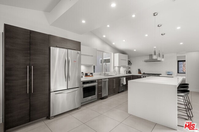 Building Photo - 20159 Hatteras St