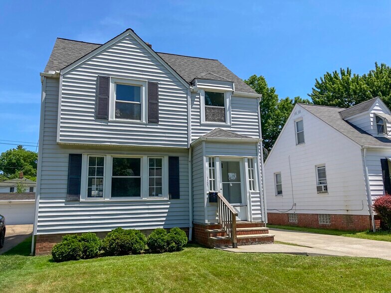 Building Photo - 1121 Winston Rd