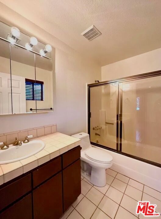 Building Photo - 805 N W Knoll Dr