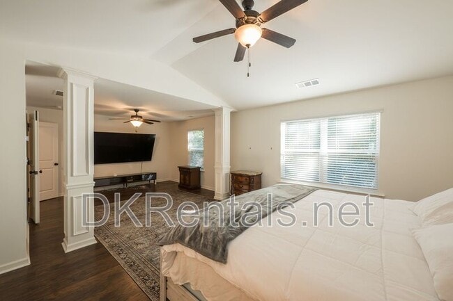 Building Photo - 2662 Stonekey Bend