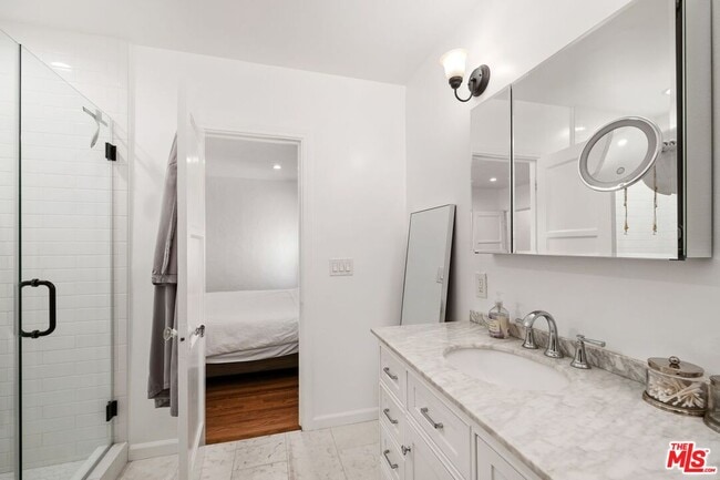 Building Photo - 601 Hayworth Ave