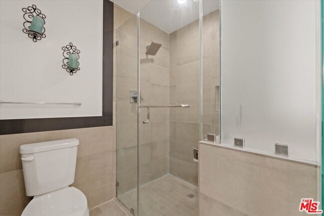 Building Photo - 2175 S Beverly Glen Blvd