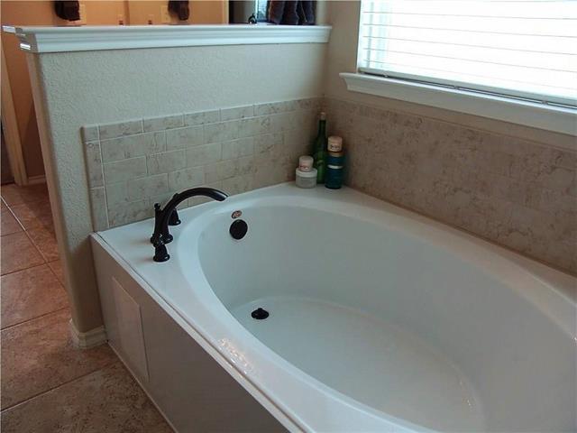 Building Photo - 10316 Bennet Dr