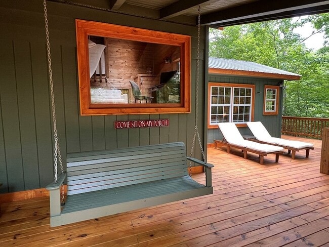 Building Photo - 166 Nantahala Pass Rd