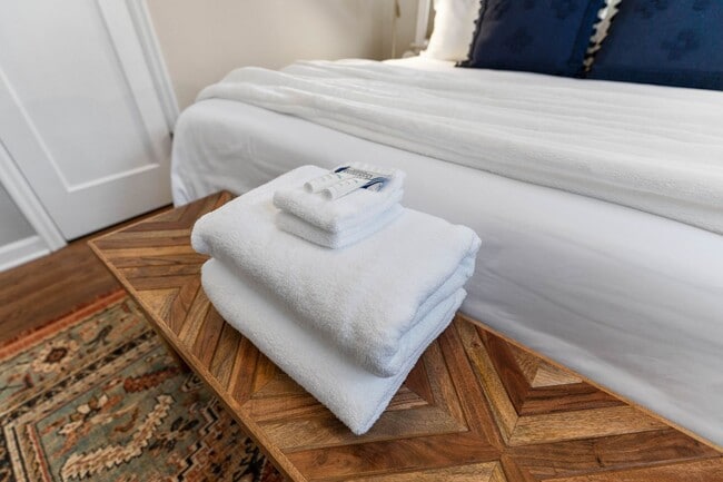 Building Photo - The Garland Bleu 3 bedroom home (Furnished)