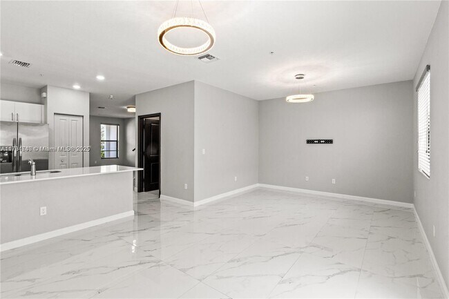 Building Photo - 221 SW 159th Way