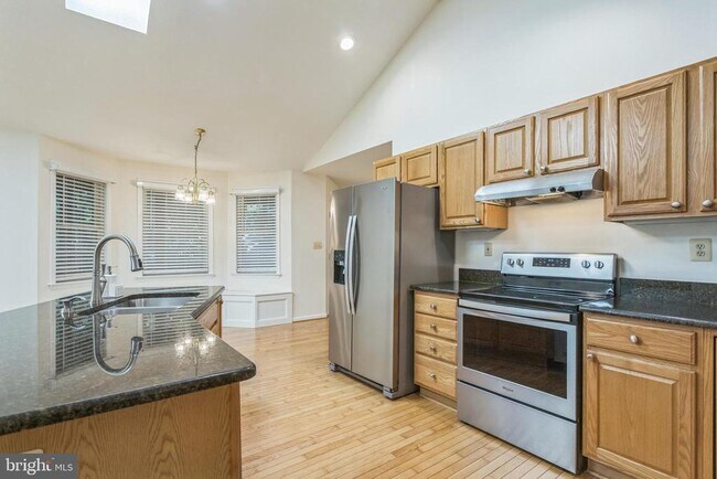 Building Photo - 14610 Balsam Ct
