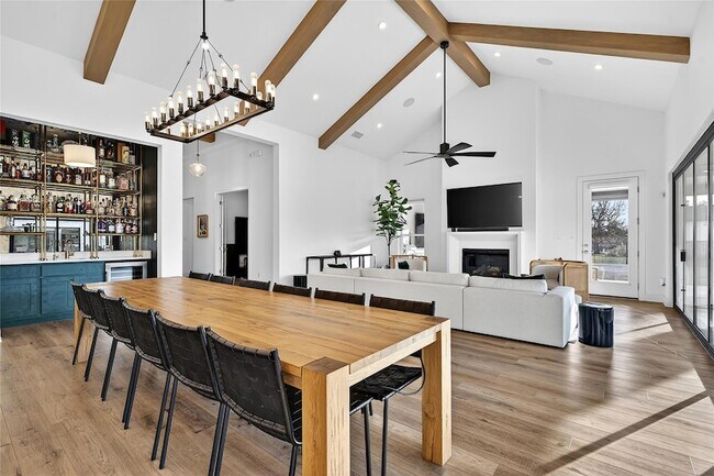 Building Photo - 404 Prairie Clover Dr