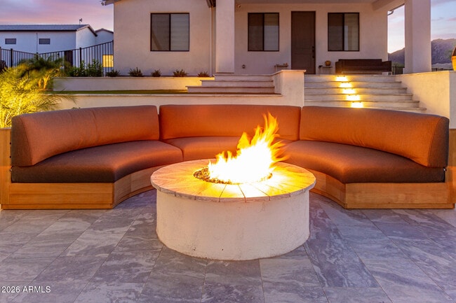 Building Photo - 13924 Dyer Ln