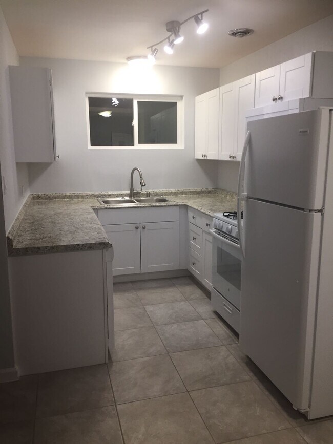 Building Photo - Belli Apartments