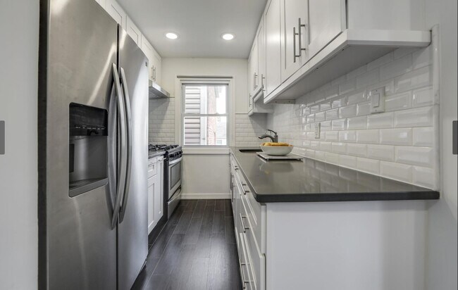 Building Photo - 116 71st St