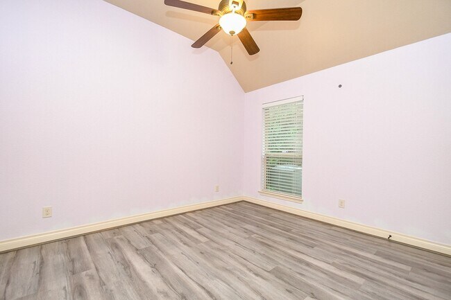 Building Photo - 2911 Village Brook Ln