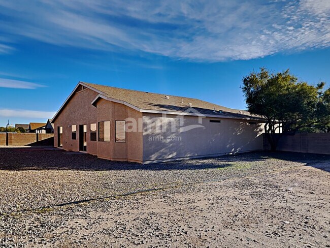 Building Photo - 5073 E Butterweed Dr