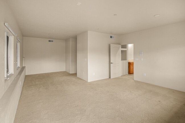 Building Photo - Unfurnished, 1-year long-term rental