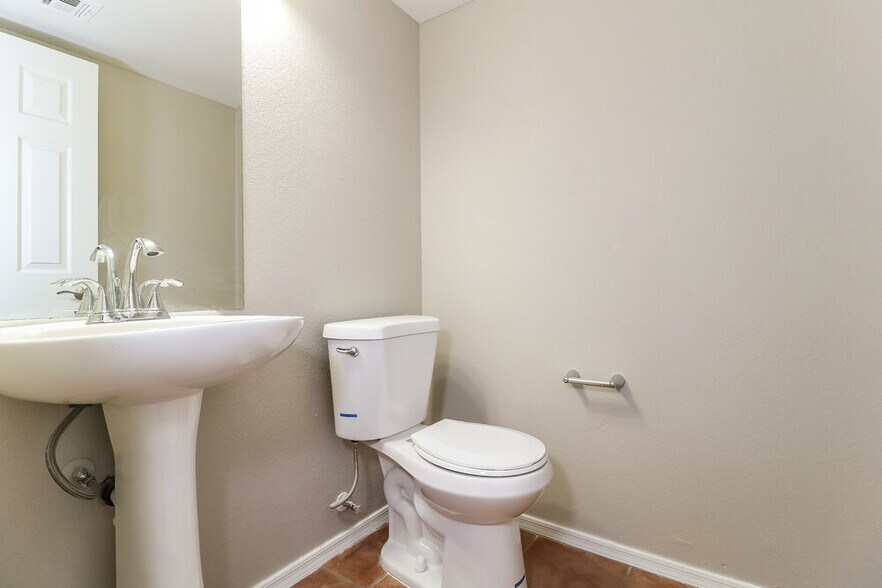 Building Photo - 15911 W Tasha Dr