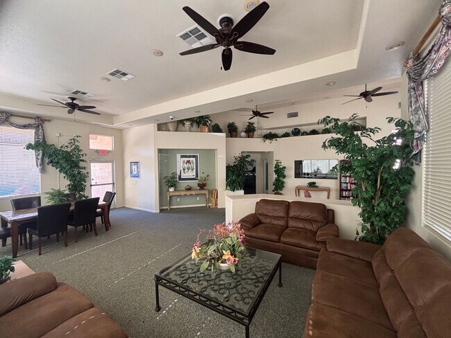 Building Photo - 1050 E Cactus Ave