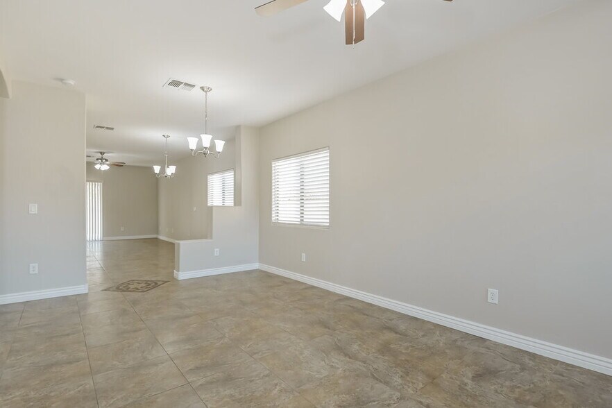 Building Photo - 11621 W Stone Hearth St