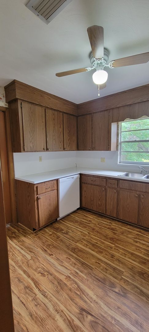 Building Photo - 141 SE 59th St