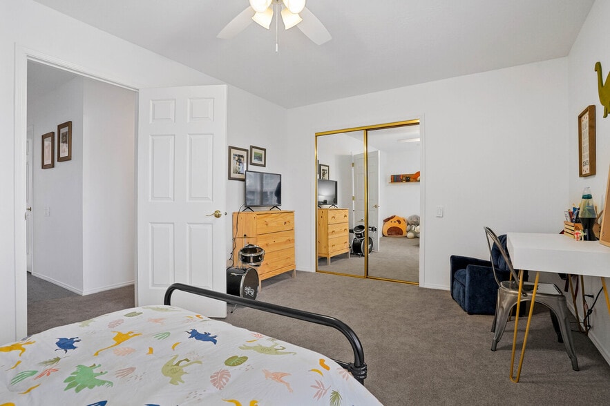 Bedroom #2 - 2845 Eastlake Dr SE