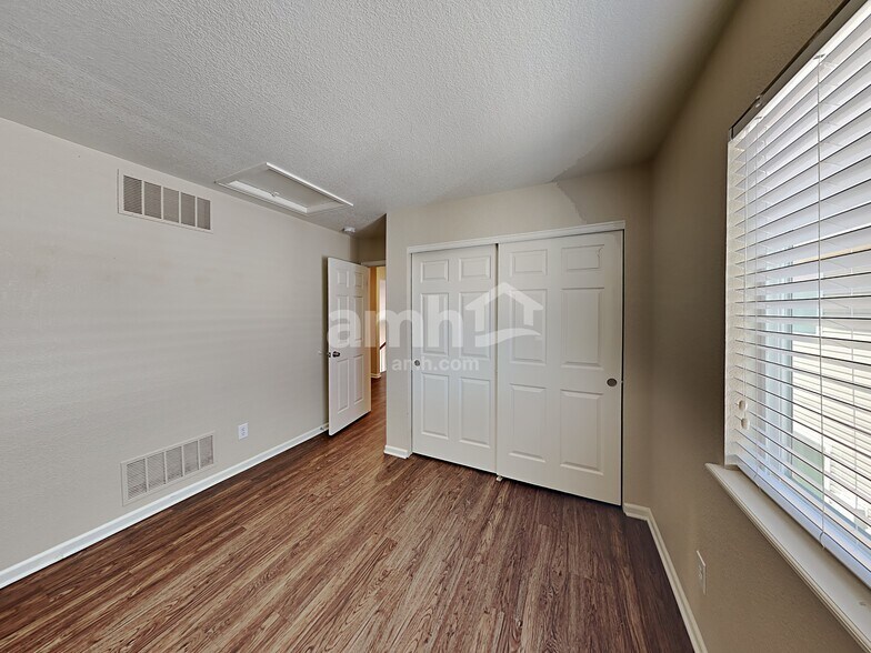 Building Photo - 20000 Mitchell Pl