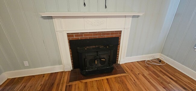 Building Photo - Cutie in the Country