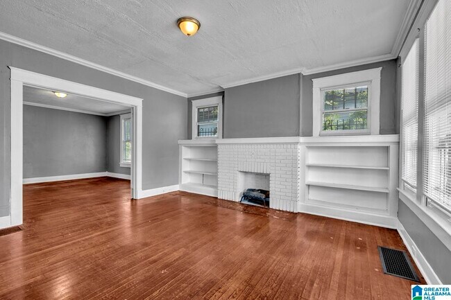 Primary Photo - 1672 Tuscaloosa Ave