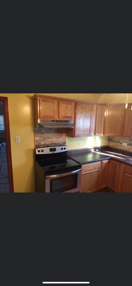 Building Photo - 153 E 119th St