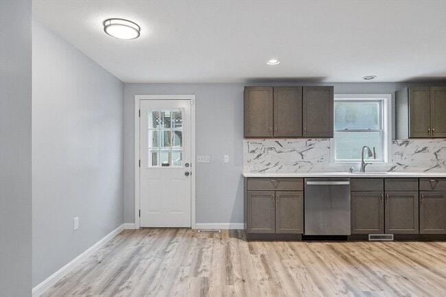 Building Photo - 4 Moran Ct