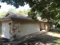 Building Photo - 12812 Tomanet Trail