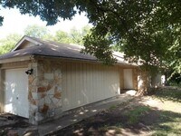 Building Photo - 12812 Tomanet Trail