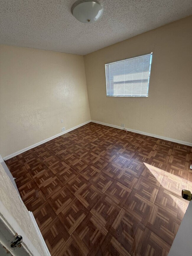 Building Photo - 320 Blanco Ct