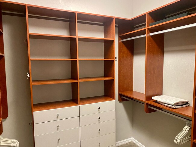 Building Photo - Citrus Park Luxury 3 Bedroom / 2.5 Bathroom Townhome Available 7/1/22