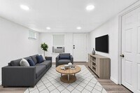 Building Photo - 107 E 11th St