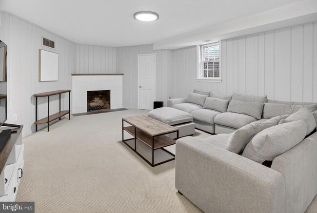 Building Photo - 5973 Searl Terrace