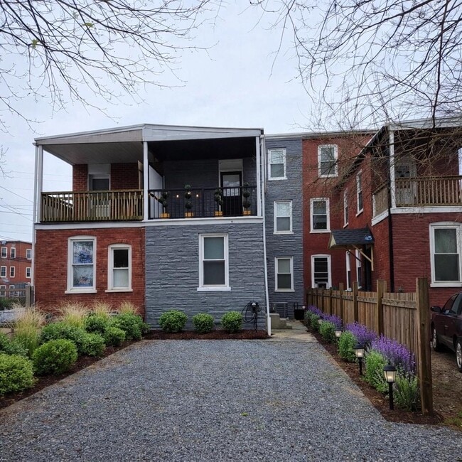 Building Photo - 147 E Liberty St
