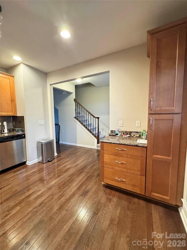 Building Photo - 280 W Bland St