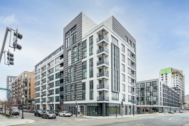 Building Photo - 40 Traveler St