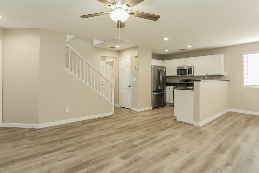 Building Photo - 8325 New Leaf Ave