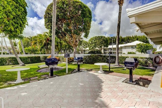 Building Photo - 1130 Sugar Sands Blvd