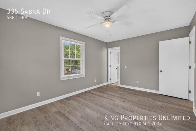 Building Photo - 335 Sabra Dr